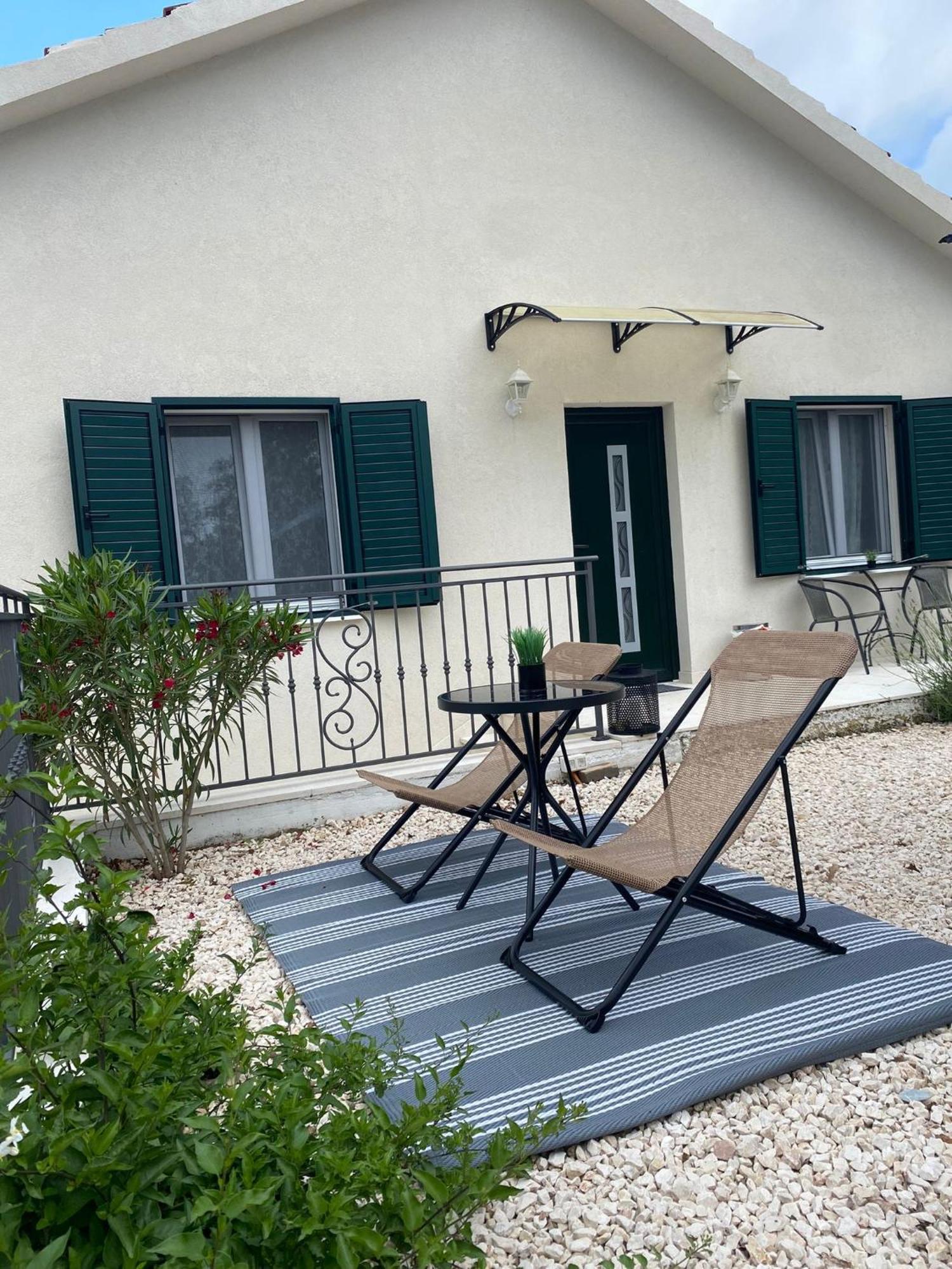 Holiday Home Calma Imotski Esterno foto